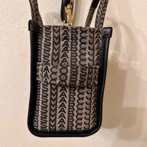 Marc Jacobs The Monogram Jacquard Small Tote Bag W/ Shoulder Strap - Picture 5 of 11